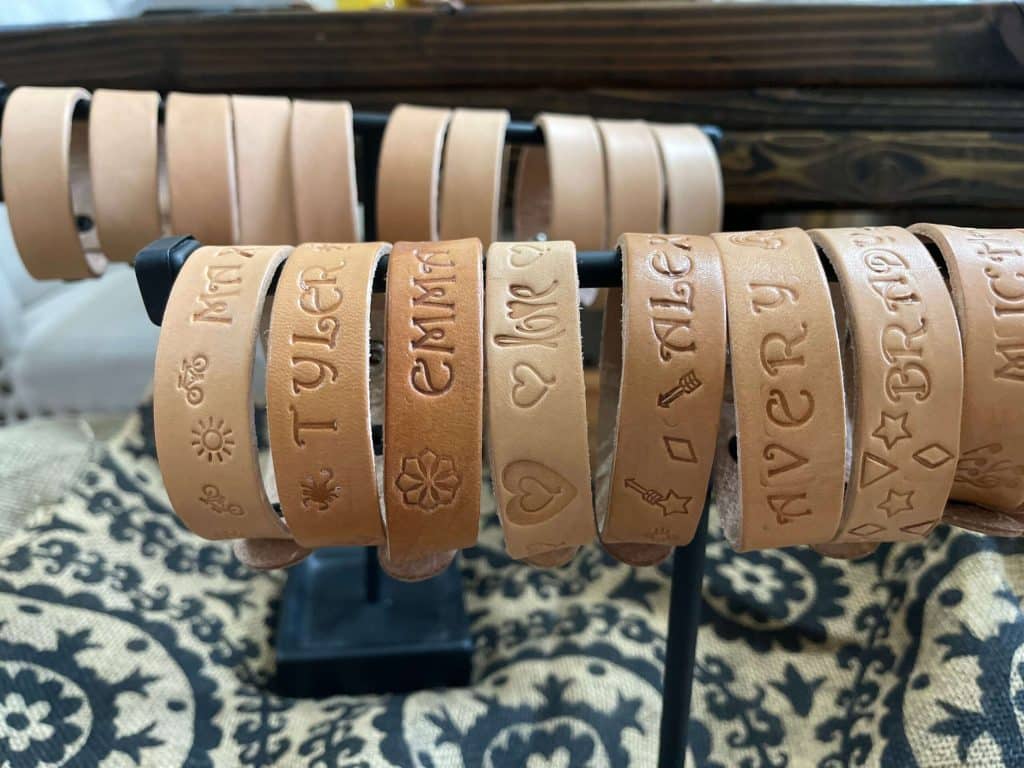leather bracelets with names engraved
